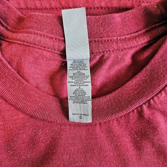 Next Level Apparel Central Perk Red Short Sleeve T-Shirt Size SMALL - Picture 7 of 8